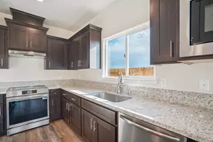 1136 Crenshaw Rd, Galt, CA 95632 - Photo 9