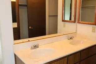 8609 Tiogawoods Dr, Sacramento, CA 95828 - Photo 19