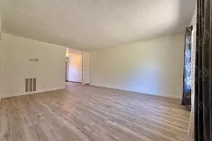 2420 Oxford Way, Stockton, CA 95204 - Photo 5