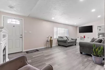 Village Circle, Sacramento, CA 95838 - Photo 7