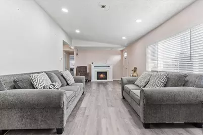 Village Circle, Sacramento, CA 95838 - Photo 9
