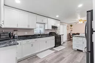 Village Circle, Sacramento, CA 95838 - Photo 19