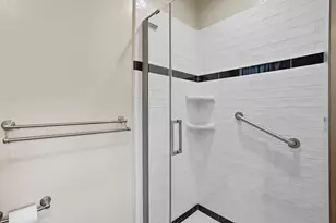 1825 Markham Wy, Sacramento, CA 95818 - Photo 25