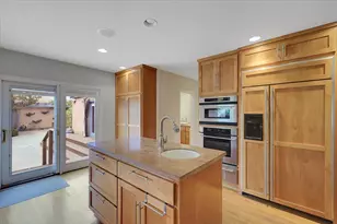 551 Southgate Rd, Sacramento, CA 95815 - Photo 23