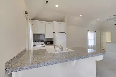 551 Southgate Road, Sacramento, CA 95815 - Photo 55