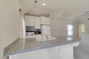 551 Southgate Rd, Sacramento, CA 95815 - Photo 55