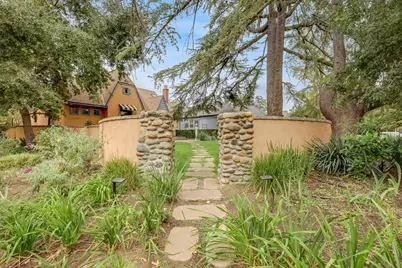 551 Southgate Road, Sacramento, CA 95815 - Photo 3