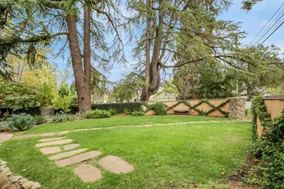 551 Southgate Road, Sacramento, CA 95815 - Photo 7