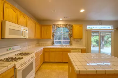 1407 Dylan Creek Drive, Patterson, CA 95363 - Photo 15