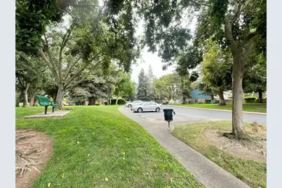 4016 Knoll Top Court, Carmichael, CA 95608 - Photo 27