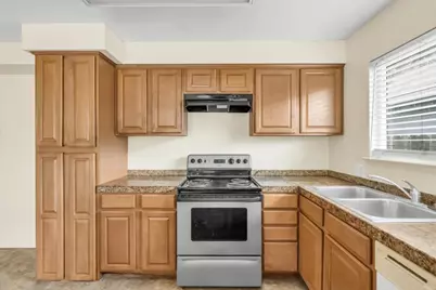 6814 Chevy Chase Way, Sacramento, CA 95823 - Photo 9