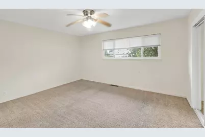 6814 Chevy Chase Way, Sacramento, CA 95823 - Photo 19