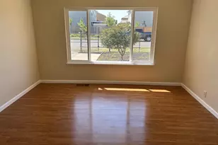 7715 Cotton Ln, Elk Grove, CA 95758 - Photo 5