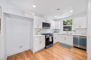 2766 San Luis Ct, Sacramento, CA 95818 - Photo 5