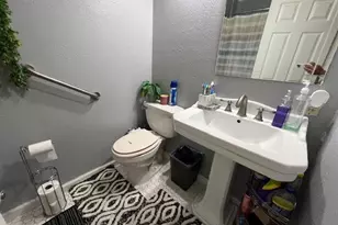 6916 Farmington Way, Sacramento, CA 95828 - Photo 11