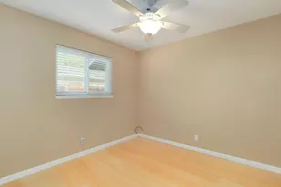 6916 Farmington Way, Sacramento, CA 95828 - Photo 9