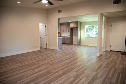 2025 W Vine Street, Lodi, CA 95242 - Photo 5