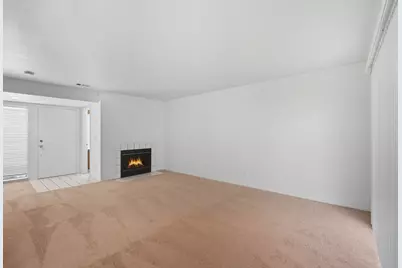 6880 Calvine Road, Sacramento, CA 95823 - Photo 11