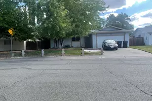 7948 Grandstaff Dr, Sacramento, CA 95823 - Photo 11