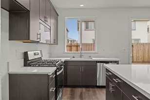 334 Pismo Dr, Lathrop, CA 95330 - Photo 13