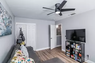 9101 Newhall Dr, Sacramento, CA 95826 - Photo 17