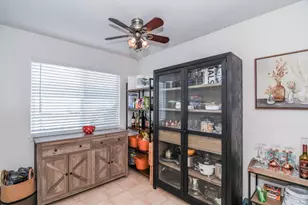 9101 Newhall Dr, Sacramento, CA 95826 - Photo 11