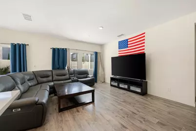 7664 Walpole Way, Elk Grove, CA 95758 - Photo 5