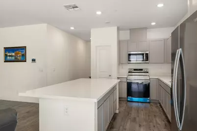 7664 Walpole Way, Elk Grove, CA 95758 - Photo 13