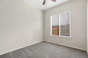 9293 Fox Springs Way, Elk Grove, CA 95624 - Photo 17