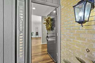 1055 Vanderbilt Way, Sacramento, CA 95825 - Photo 5