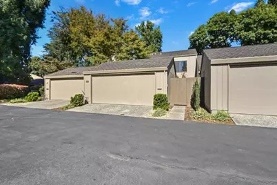 1055 Vanderbilt Way, Sacramento, CA 95825 - Photo 29