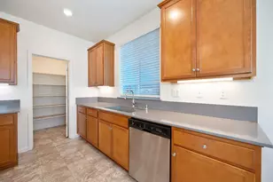 498 Central Pacific St, Lathrop, CA 95330 - Photo 19