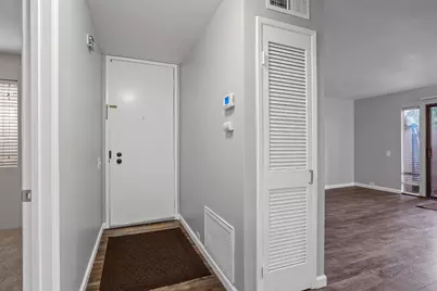 2201 Woodside Lane #10, Sacramento, CA 95825 - Photo 5