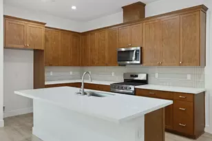 2288 Paramount Ln, Manteca, CA 95337 - Photo 3