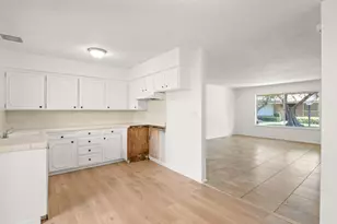 3725 N Fruit Ave, Fresno, CA 93705 - Photo 11