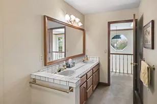 857 Lake Front Dr, Sacramento, CA 95831 - Photo 37