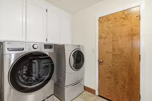 9153 Shady Hollow Way, Fair Oaks, CA 95628 - Photo 45