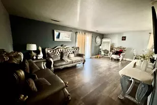 913 9th St, Turlock, CA 95380 - Photo 5