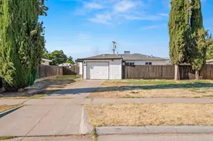 1028 W Holland Ave, Fresno, CA 93705 - Photo 1