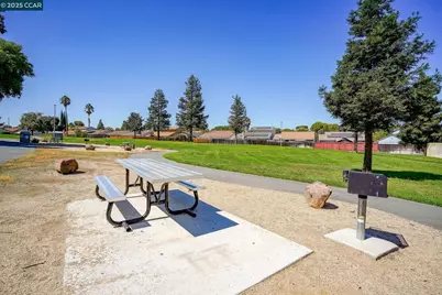 2360 Sequoia Dr, Antioch, CA 94509 - Photo 25