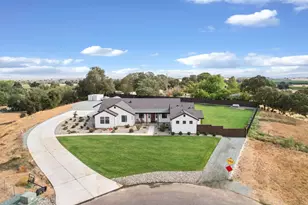 19007 E Sierra View Ct, Clements, CA 95227 - Photo 1