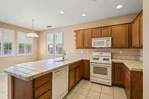 2381 Rose Arbor Dr, Sacramento, CA 95835 - Photo 9