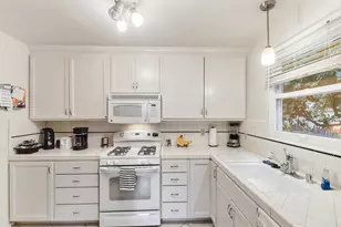 800 45th St, Sacramento, CA 95819 - Photo 37