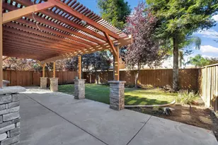 692 Blueberry Ln, Madera, CA 93638 - Photo 35