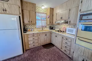 Hobbs, Sacramento, CA 95842 - Photo 13