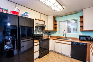 802 W Center St, Manteca, CA 95337 - Photo 13