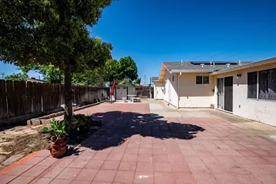 802 W Center Street, Manteca, CA 95337 - Photo 23