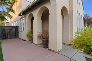 208 La Loma Ct, Roseville, CA 95678 - Photo 9