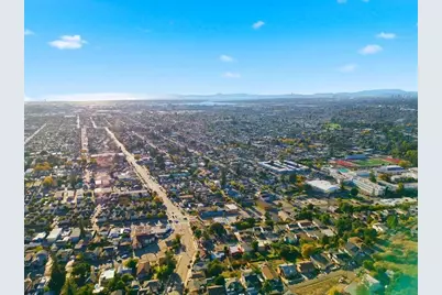 9028 Burr Street, Oakland, CA 94605 - Photo 35