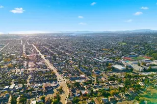 9028 Burr St, Oakland, CA 94605 - Photo 35